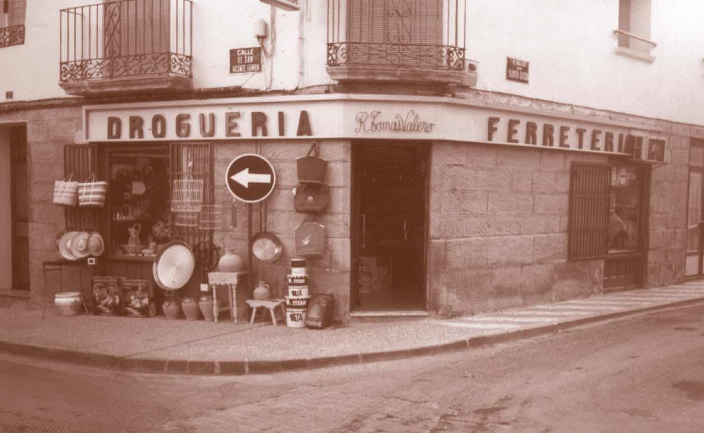 Droguería y ferretería antigua